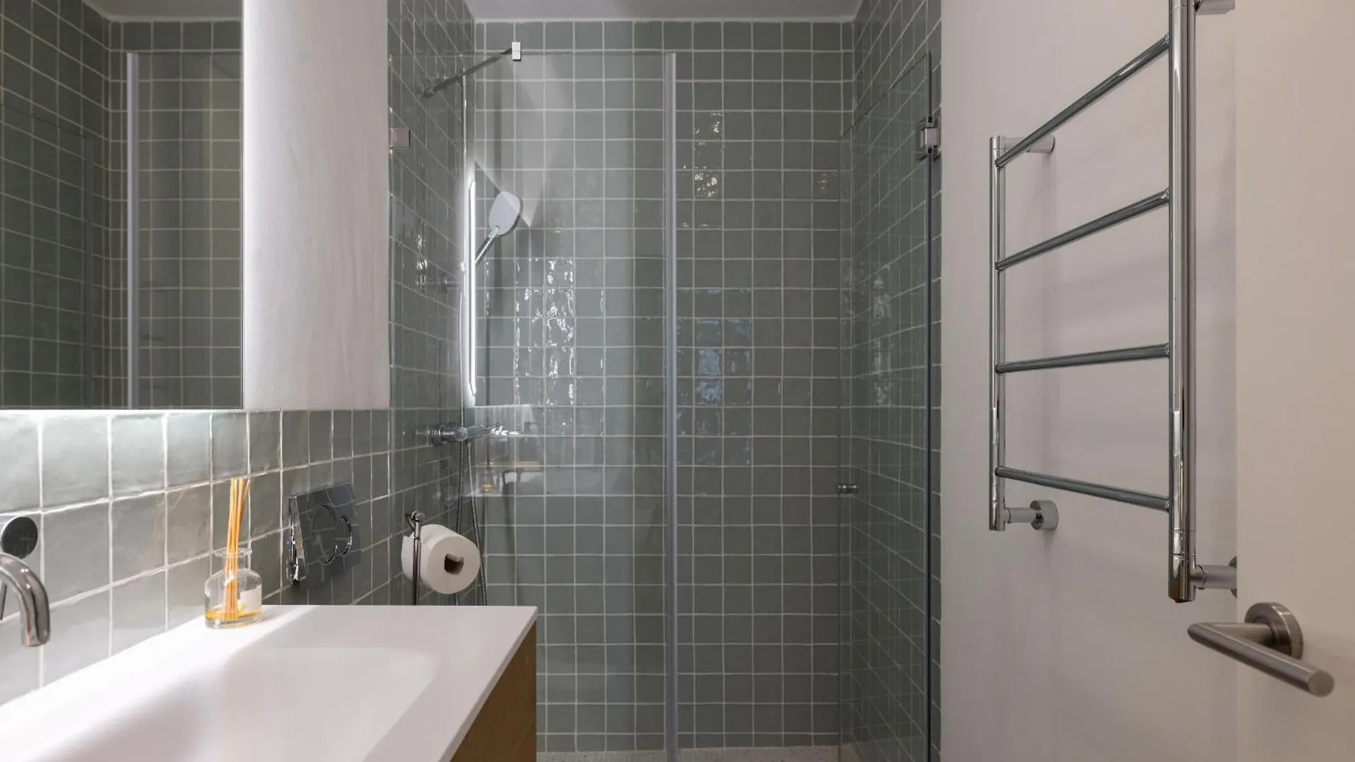 Deco Gem In City Center Lisbon Apartment